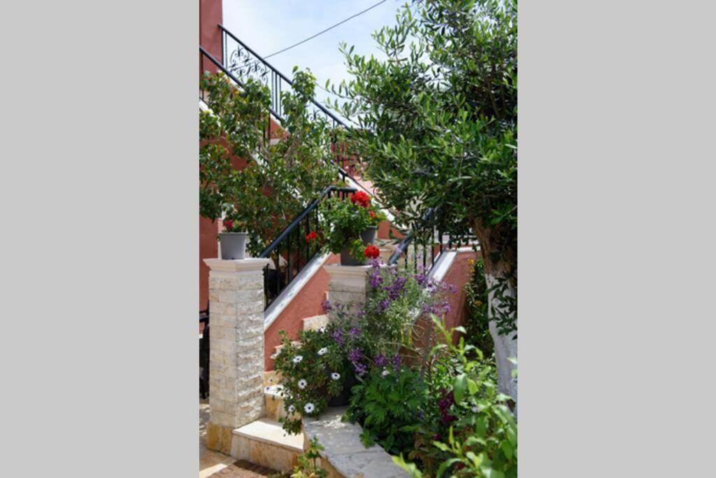 Seaview Cottage - Calmare Petrití Exterior photo